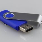 Mettons le passé dans une clé USB